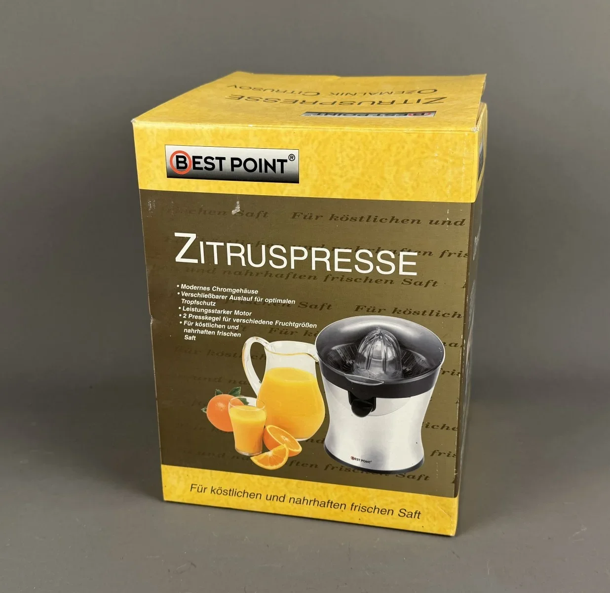 Zitruspresse von Best Point verfügt über ein modernes Chromgehäuse und einen leistungsstarken Motor.