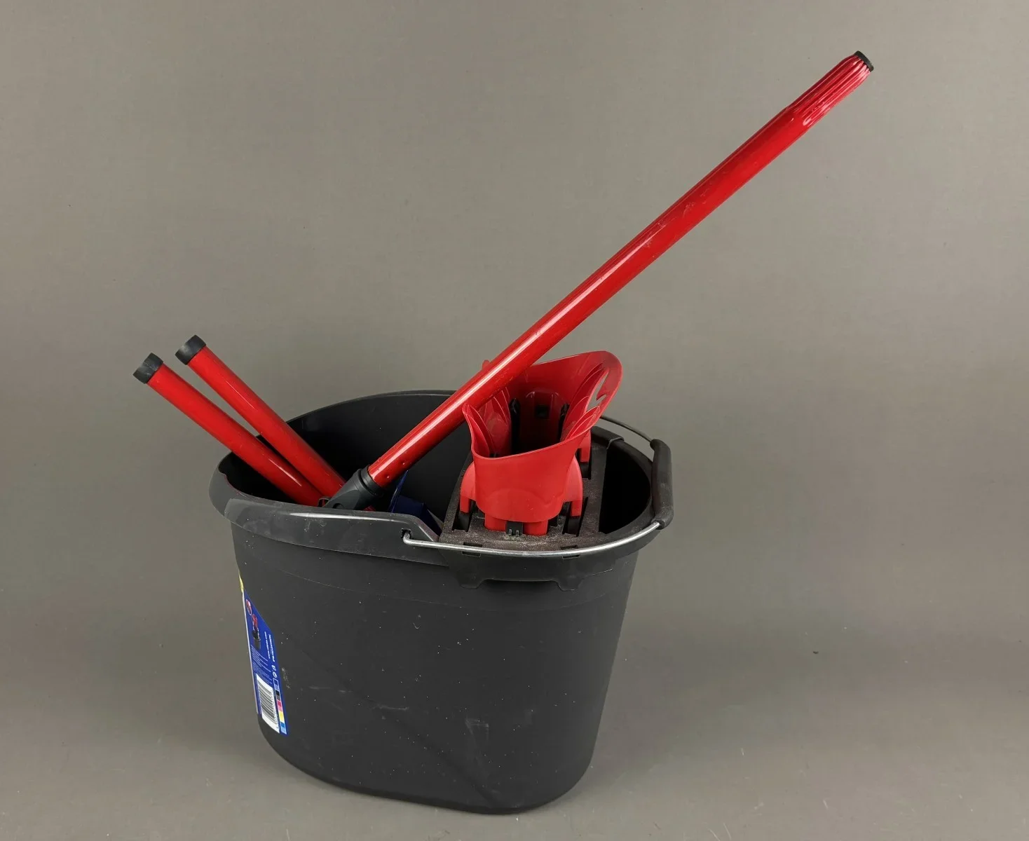 Vileda Ultramax Bodenreinigungsset, Flachmop, Eimer mit integrierter Presse.