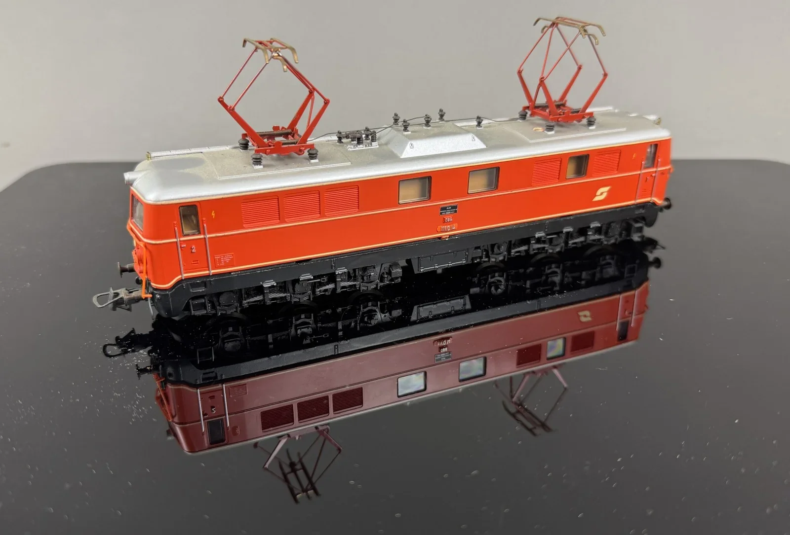 Roco BR 1110 ÖBB Modellbahn-Elektrolokomotive, siehe Bilder, um Besichtigung wird gebeten
