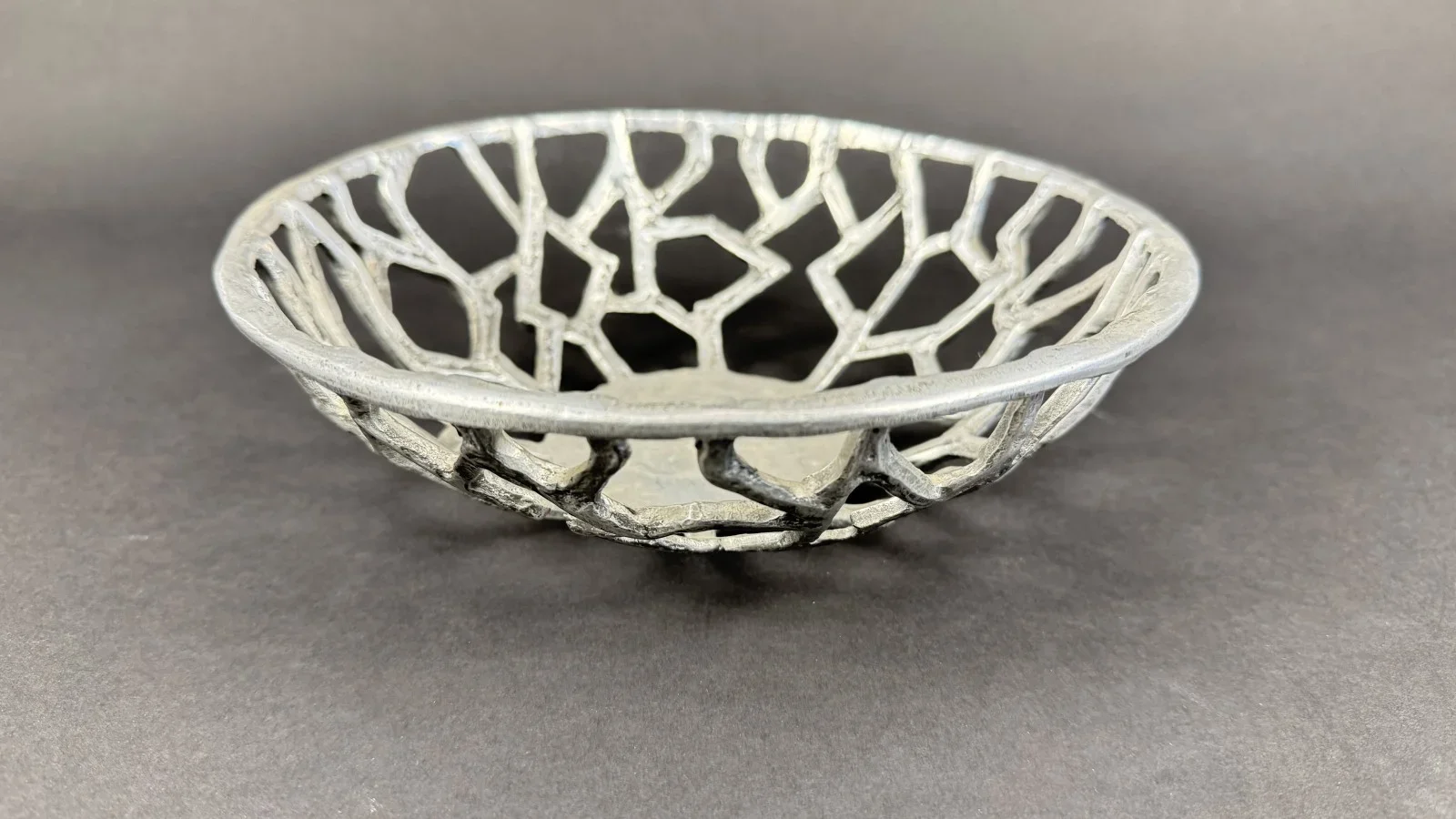 Deko-Schale, durchbrochen, korallenartiges Design, Aluminiumguss, Dm. 22,5 H  7 cm