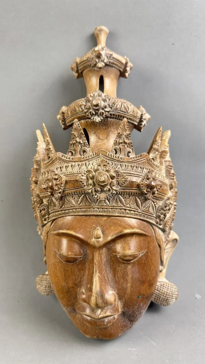balinesische Holzmaske, Teakholz, Reisgöttin Dewi Sri, H38cm
