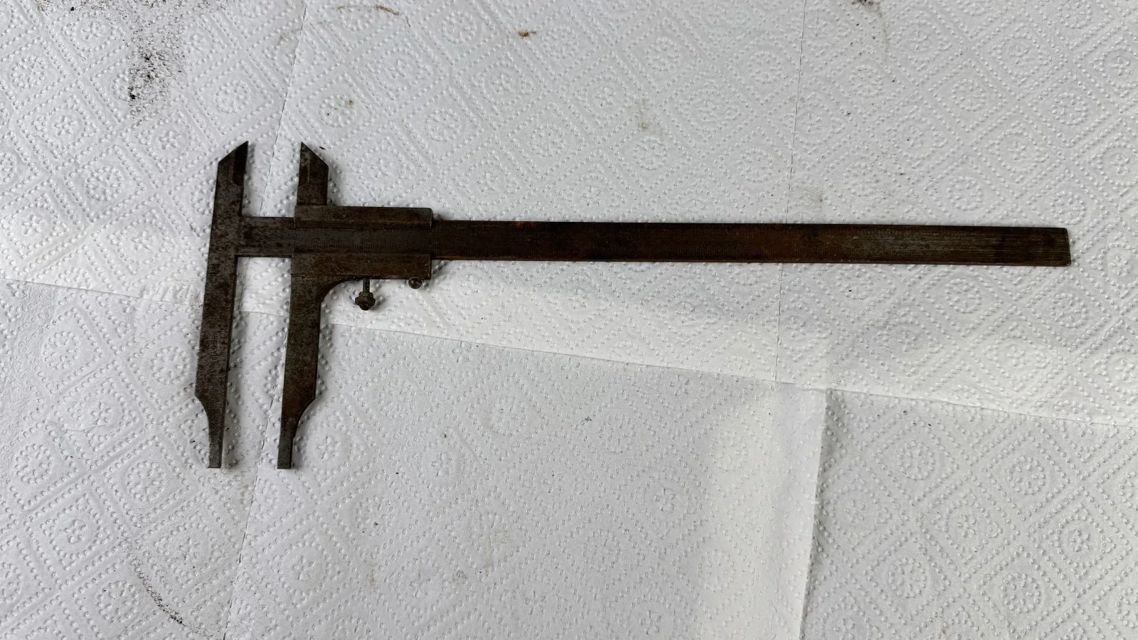 Schieblehre aus Metall L. 39cm