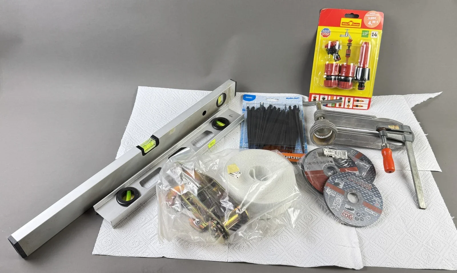 Großes Werkzeug-Sortiment für Handwerk und Bau