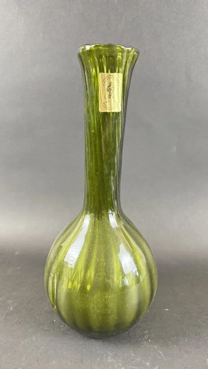 Alte Kristallglas Vase, grün, H 34 cm, Privatbesitz Heidelind Weis