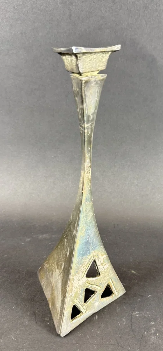 Modernistische Metallkerzenleuchter mit geometrischem Design H 26cm