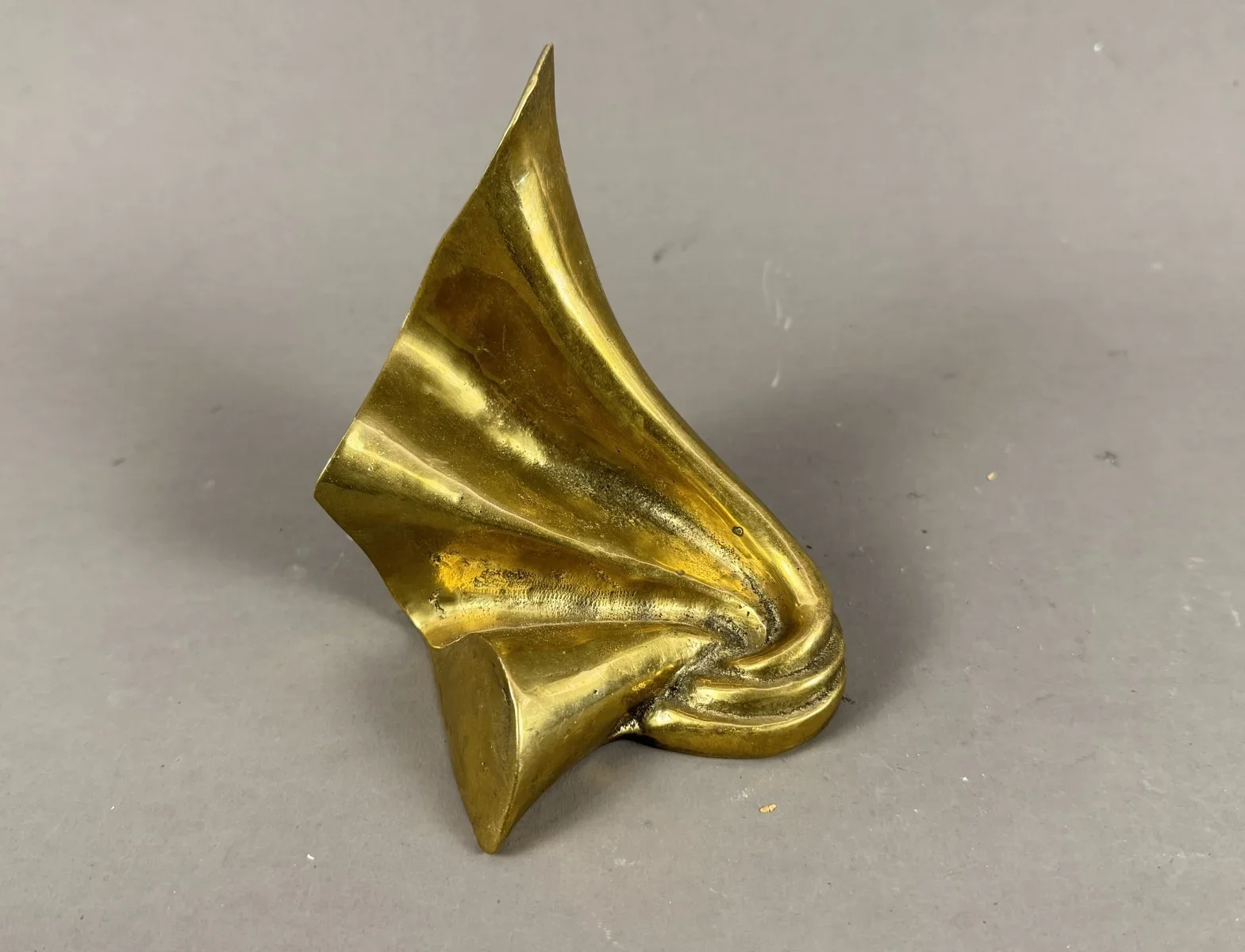 abstrakte Skulptur aus Messing, H 12 cm