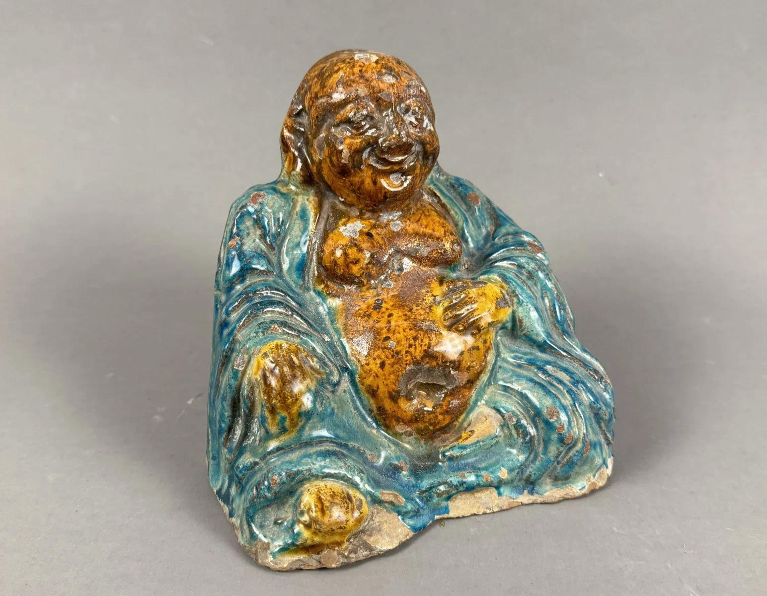 Chinesische Statuette aus Keramik, blau glasiert, H 15 cm