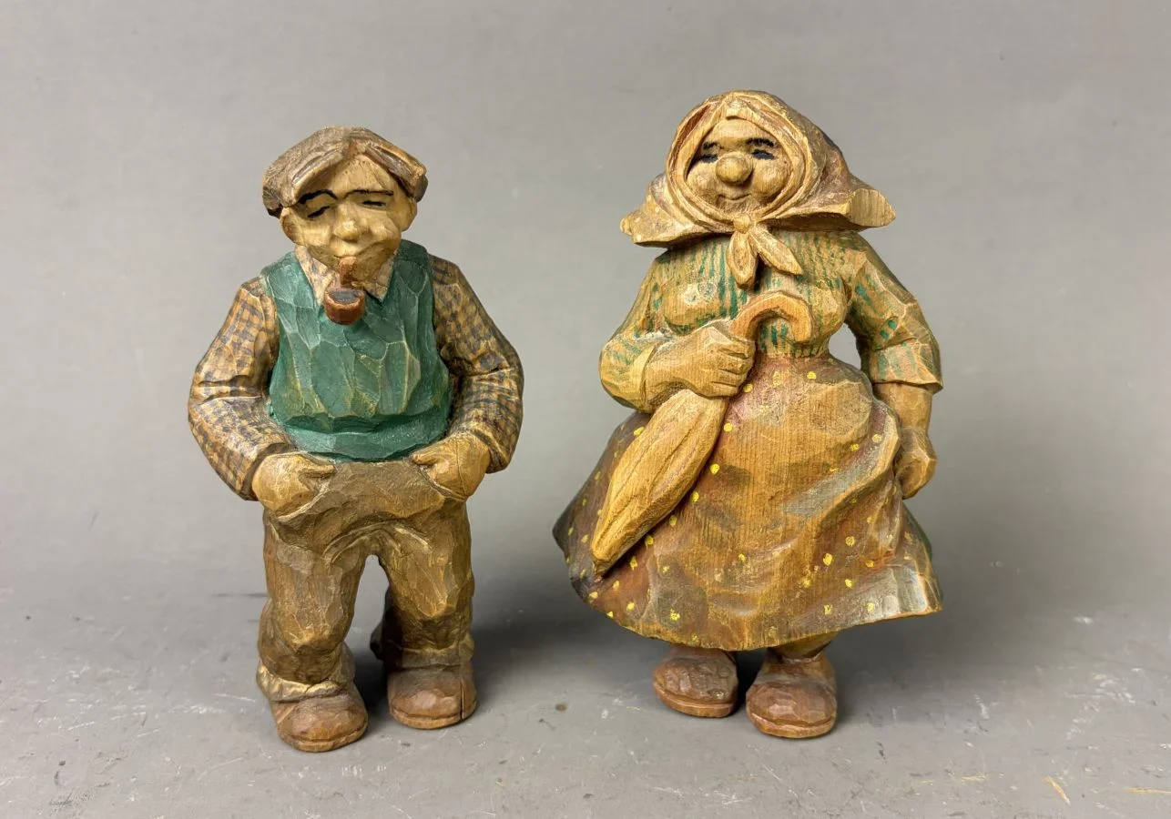 Paar Figuren , farbig gefasst, 19. Jahrhundert , H17cm